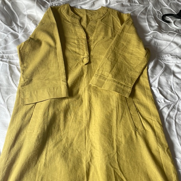 Dress - Picture 1 of 3